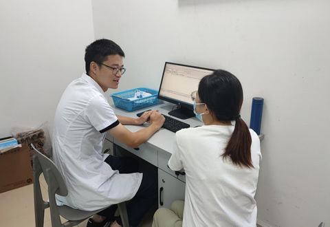 自貢四院開(kāi)特色藥學(xué)門(mén)診，精準(zhǔn)服務(wù)解決市民用藥難題